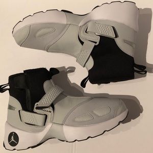 JORDAN Trunner LX high, Men’s size  9.5
